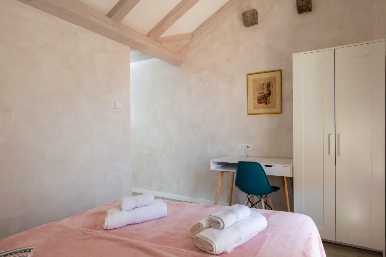 Apartment Old Town Lea *
